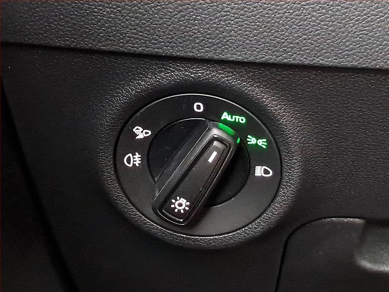 Škoda Karoq (2025) 2.0 TDI, Sportline, Navigace - fotka 22 z 23