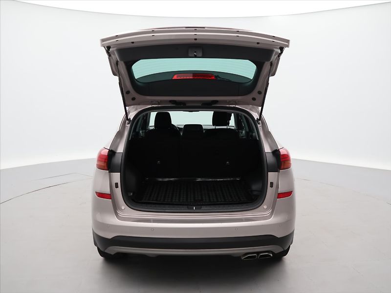 Hyundai Tucson 1,6 CRDI 85kW Style CZ 121tkm - fotka 9 z 34