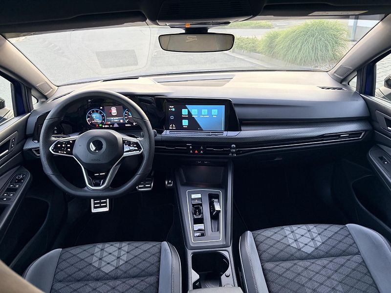 Volkswagen Golf 1.5TSI DSG R-LINE MATRIX PPF - fotka 27 z 58