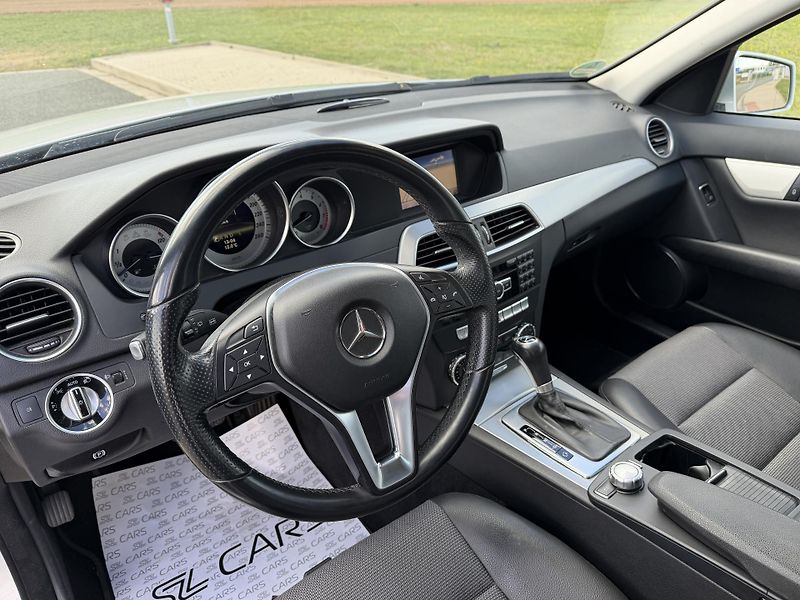 Mercedes-Benz Třídy C 180 CGI 7G AUTOMAT 2X KOLA - fotka 11 z 40
