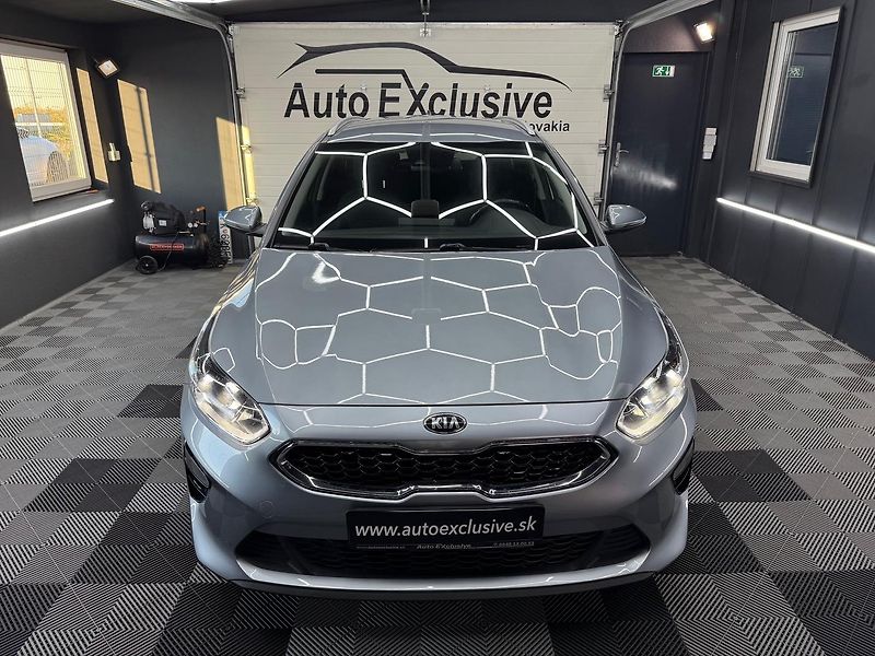 Kia Ceed (2020) SW 1.6 CRDi 136k Platinum A/T - fotka 2 z 22