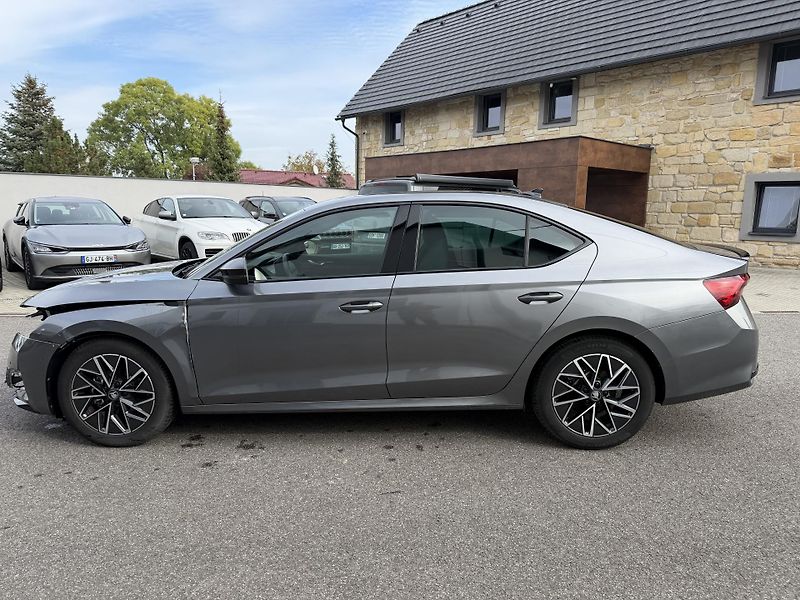 Škoda Octavia 1.5 TSI mHEV 110 kW SPORTLINE - fotka 12 z 22