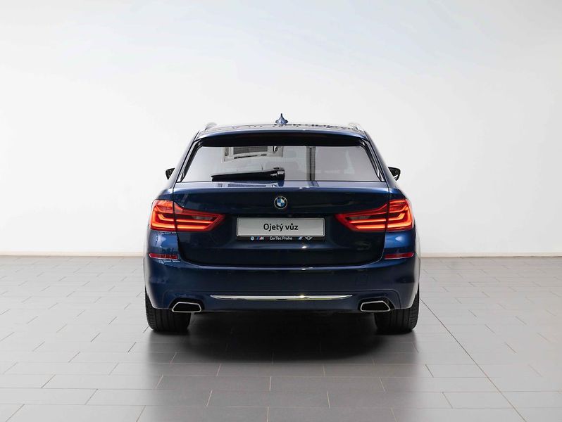 BMW Řada 5 540d xDrive Touring - fotka 4 z 21