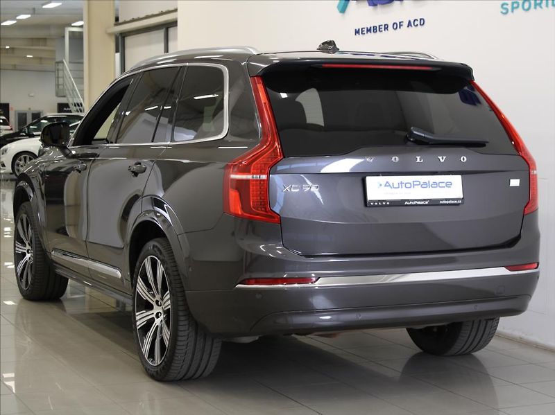 Volvo XC90 2,0 T8 Ultimate B&W Vzduch ČR - fotka 3 z 28