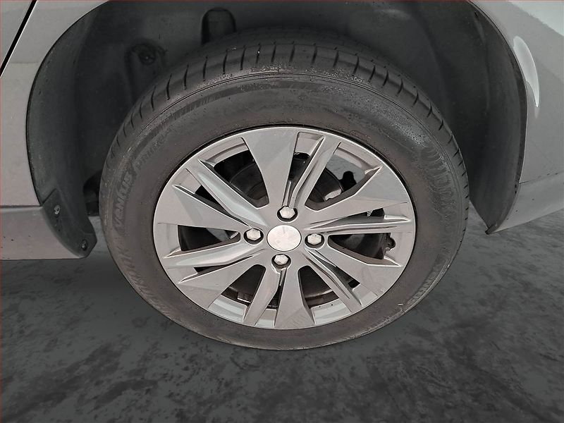 Peugeot 2008 (2018) 1.2 PureTech, Serv.kniha - fotka 15 z 17