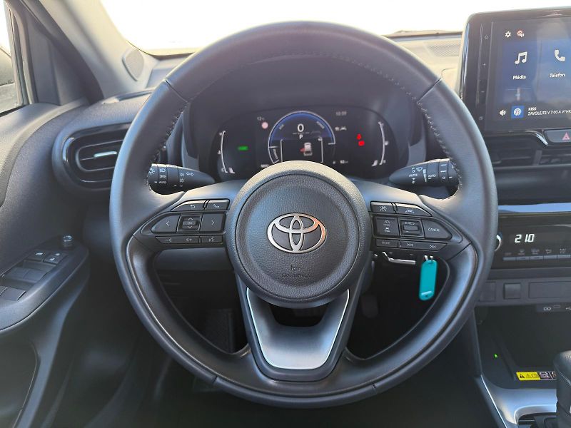 Toyota Yaris Cross 1.5 HSD e-CVT Comfort FWD - fotka 15 z 26