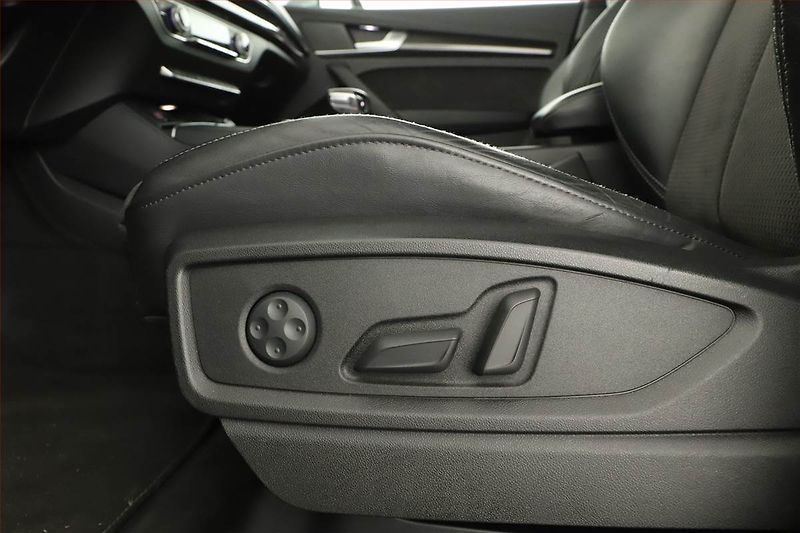 Audi SQ5 (2017) 3.0 TFSI - fotka 10 z 20