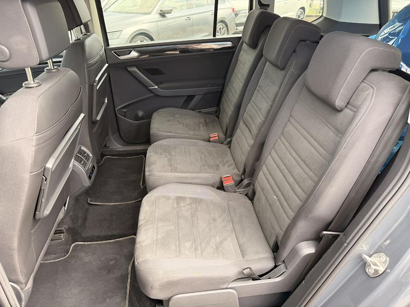 Volkswagen Touran 2,0 TDI DSG 110 kW, Highline - fotka 7 z 15