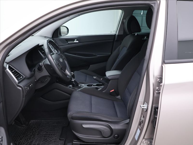 Hyundai Tucson 1,7 CRDi 85kW CZ Czech Edition - fotka 11 z 32