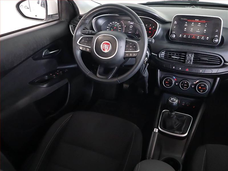 Fiat Tipo (2017) 1.4 T-Jet, Serv.kniha, Navi - fotka 7 z 22
