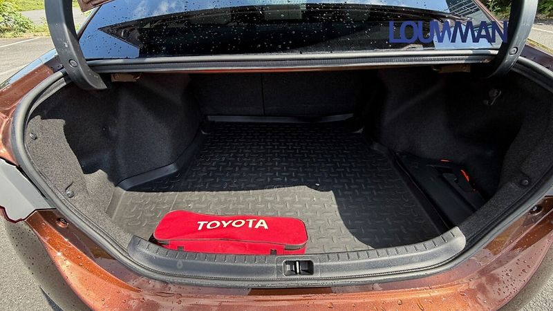 Toyota Corolla 1.6 Active TREND+ - fotka 17 z 23