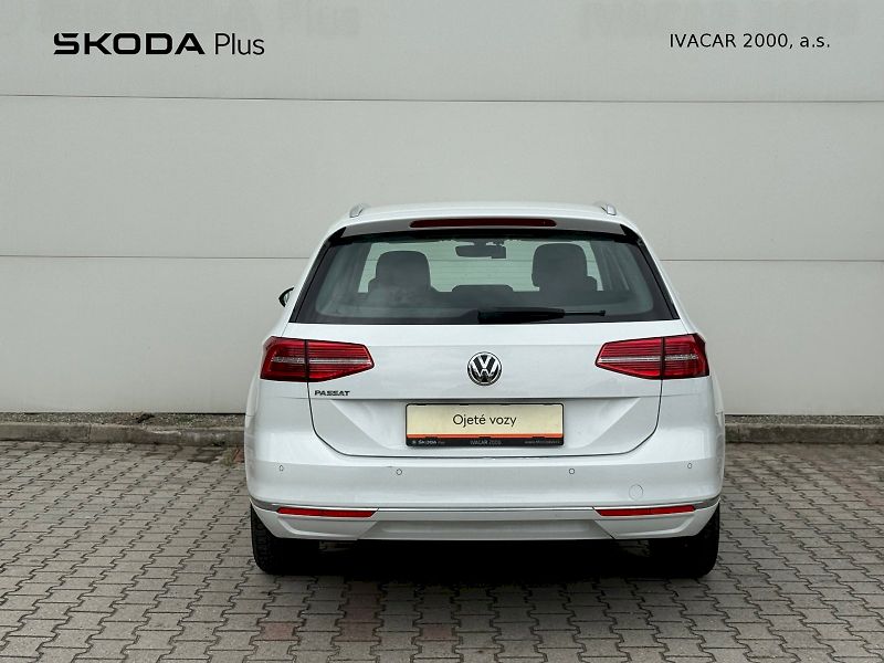 Volkswagen Passat (2018) Variant 2.0 TDI 110 kW - fotka 6 z 24