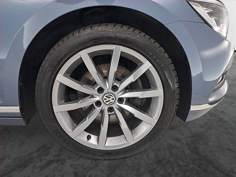 Volkswagen Passat (2016) Highline 2.0 TDI, Kůže, Navi - fotka 15 z 23