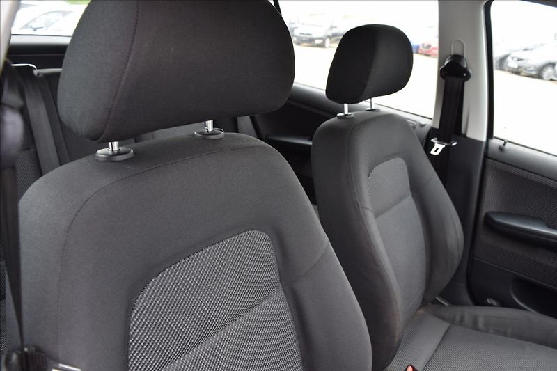 Škoda Fabia 1,4 i 74KW TAŽNÉ KLIMA PO STK - fotka 22 z 46