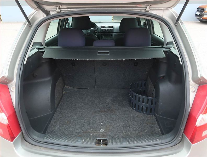 Škoda Fabia (2008) Ambition 1.2 12V, Serv.kniha - fotka 13 z 15