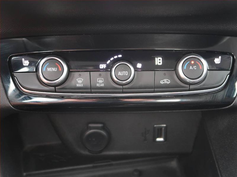 Opel Corsa (2020) Elegance 50 kWh, SoH 98% - fotka 17 z 20