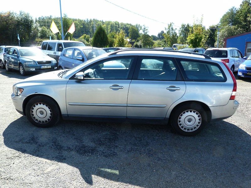 Volvo V50 1.6D 80kW - fotka 8 z 17