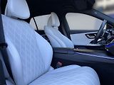 Mercedes-Benz Třídy E 300 e kombi EQ AMG Night - náhled 16