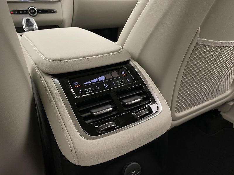 Volvo XC90 (2026) T8 AWD RECHARGE BRIGHT PLUS 7m - fotka 70 z 71