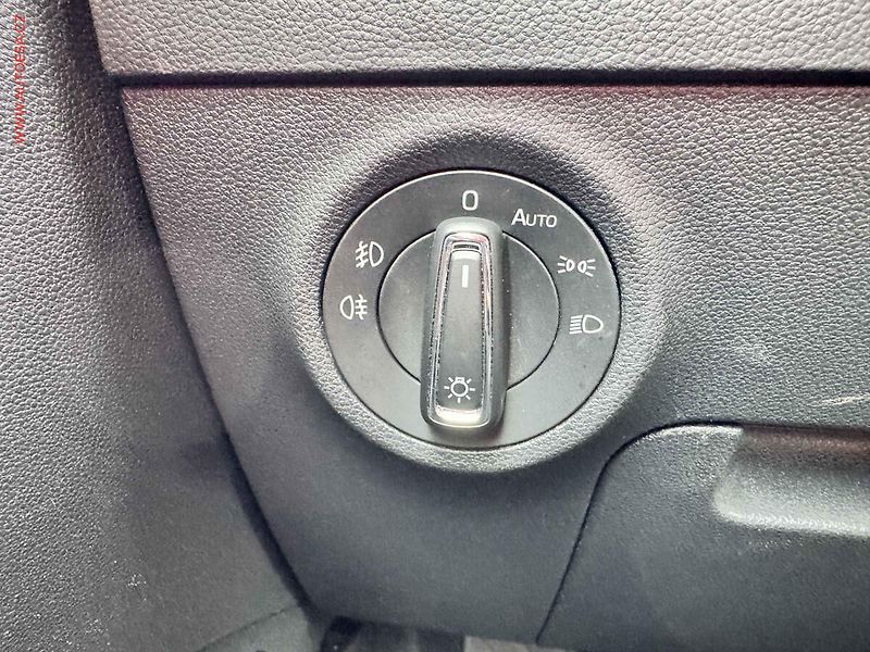 Škoda Karoq (2018) 1.0 TSi, Style, LED, kamera - fotka 14 z 15