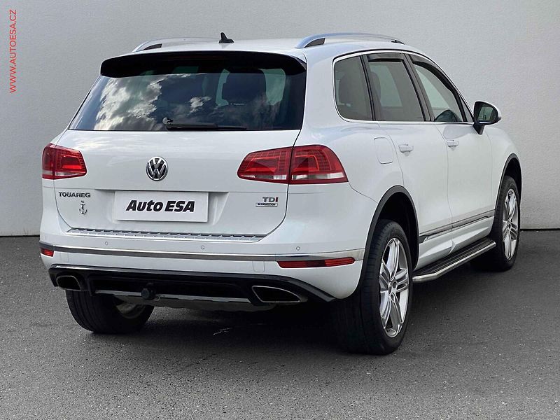 Volkswagen Touareg (2017) 3.0TDi 4x4, ČR, R-Line, TZ - fotka 4 z 23