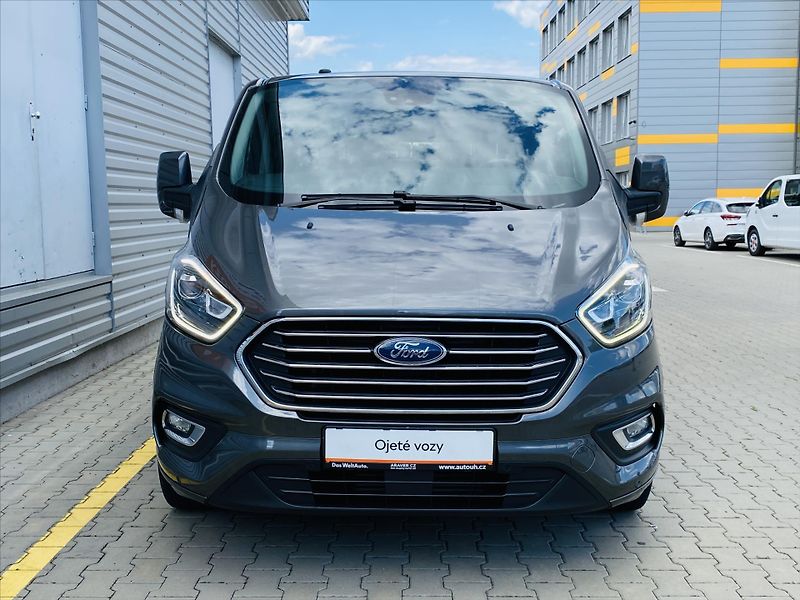 Ford Tourneo Custom 2,0 EcoBlue 136kW L2 - fotka 4 z 26