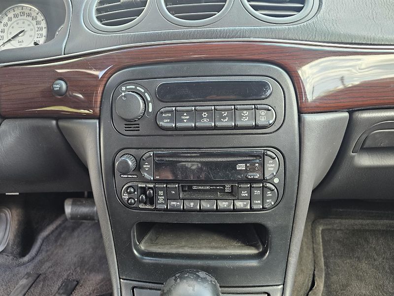 Chrysler 300M (1999) R 2.7L - fotka 12 z 16