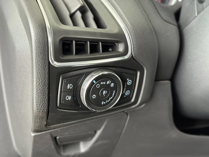 Ford Focus 1,6EcoBoost*110kW*Titan*Tažné - fotka 26 z 31