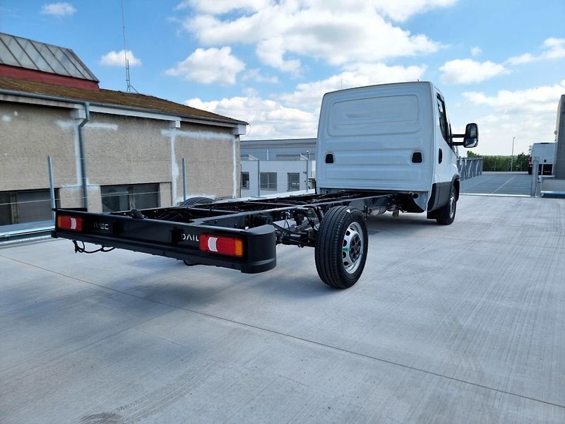 Iveco Daily (2026) 35S16,kamera,3r záruka - fotka 4 z 11