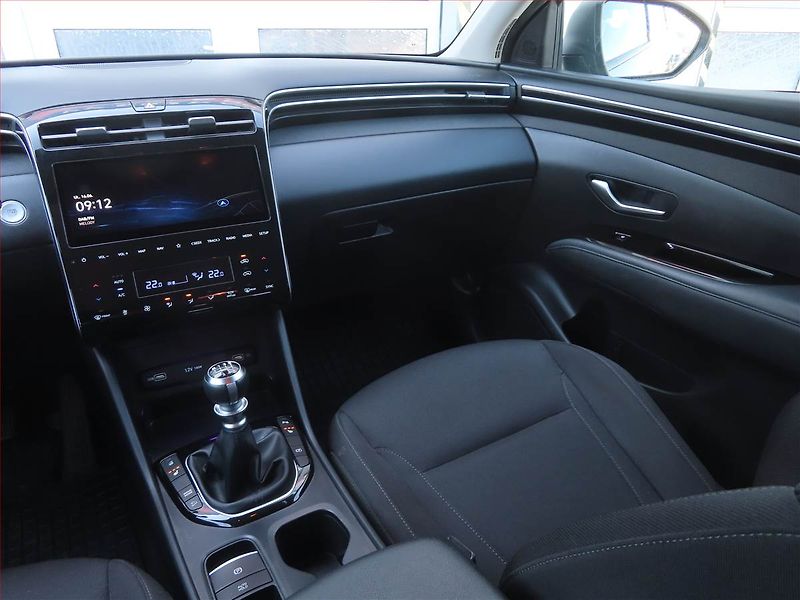 Hyundai Tucson (2021) 1.6 T-GDI - fotka 8 z 23