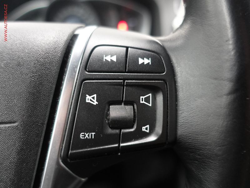 Volvo V60 (2014) 2.0 D, AT, tempo, park.asist - fotka 16 z 19