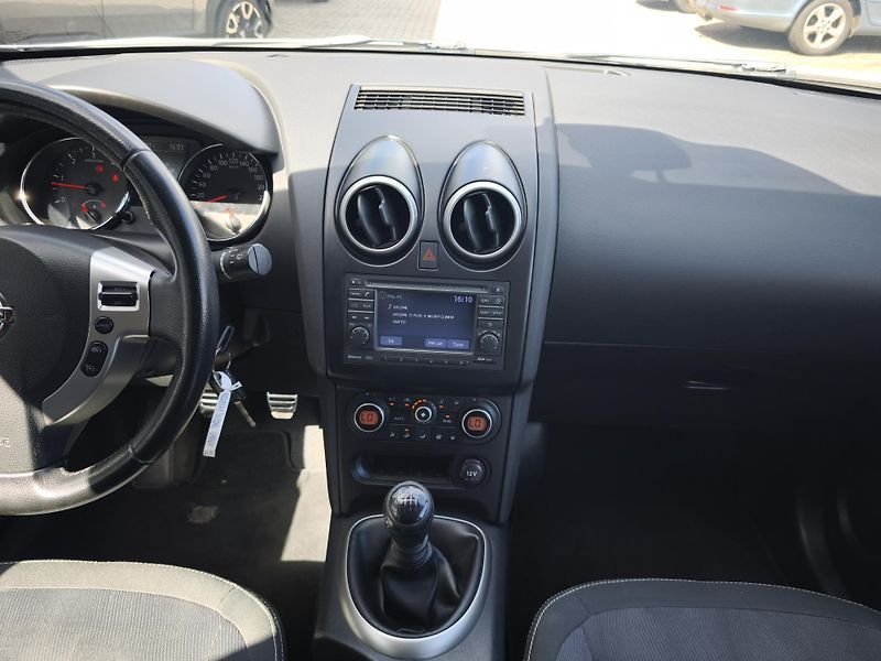 Nissan Qashqai 2010 2.0 dCi 4x2 7 MÍST (+2) - fotka 11 z 33
