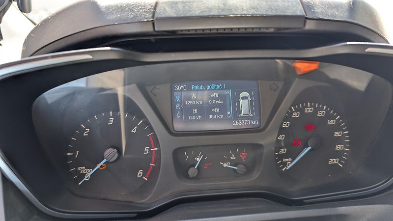 Ford Transit Custom (2017) 5 Místná verze - fotka 4 z 12