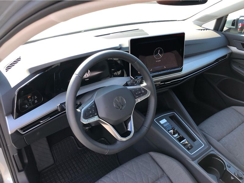 Volkswagen Golf People 1,5 eTSI 85 kW 7DSG mHE - fotka 5 z 28