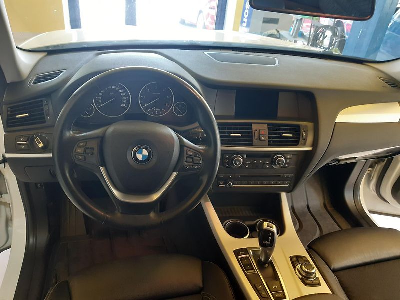 BMW X3 3.0d XDRIVE XENONY TAŽNÉ - fotka 9 z 25