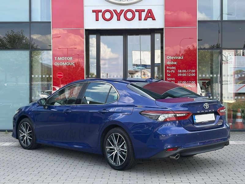 Toyota Camry 2,5 Hybrid Executive VIP - fotka 2 z 18