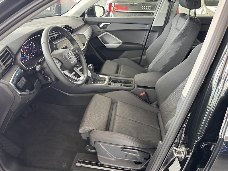 Audi Q3 (2025) 40TDi AUT QUATTRO LED NAVI ACC - fotka 15 z 34