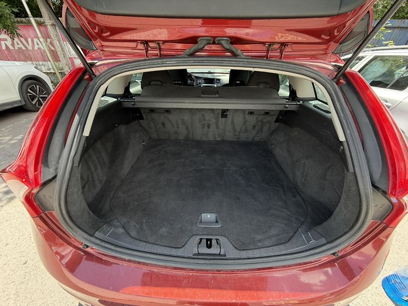 Volvo V60 (2014) - fotka 15 z 34