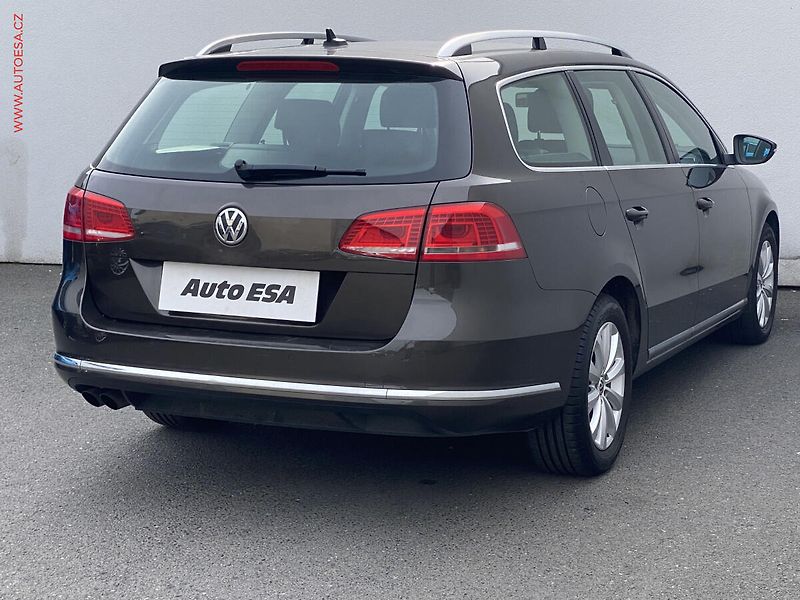 Volkswagen Passat (2014) 2.0 TDi 4x4, Comfortline - fotka 4 z 19