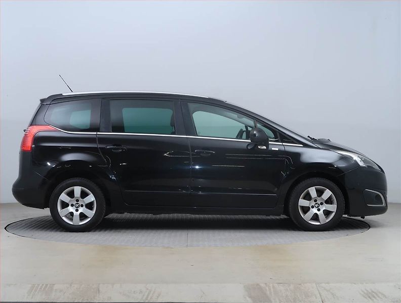 Peugeot 5008 (2016) 1.6 BlueHDi, nová STK - fotka 6 z 19