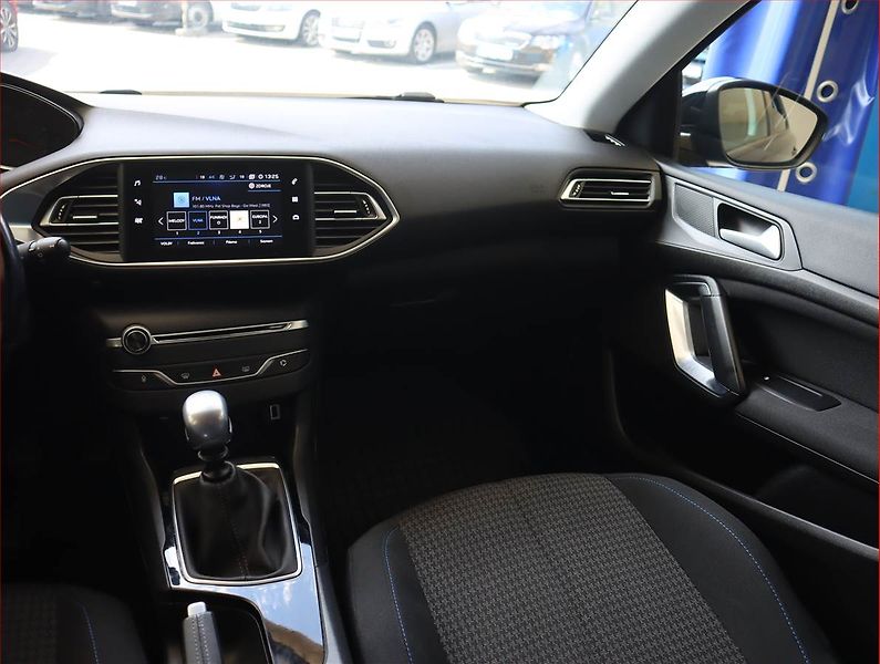 Peugeot 308 (2019) 1.5 BlueHDi, Serv.kniha, Navi - fotka 8 z 20