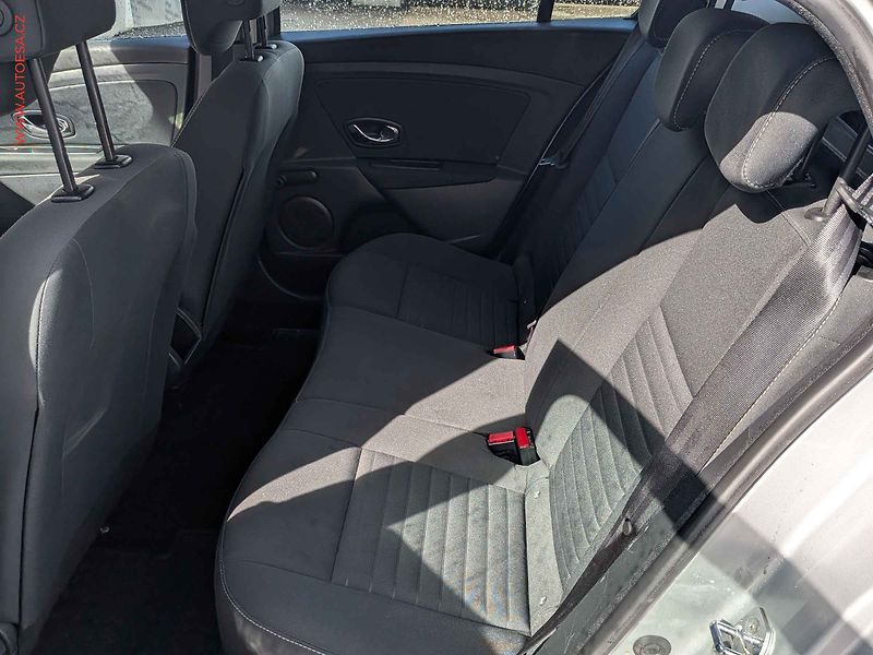 Renault Mégane (2015) 1.5dCi, AC, temp - fotka 10 z 17