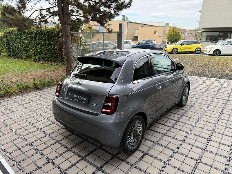 Fiat 500 Icon Plus 42kWh  REZERVACE - fotka 32 z 34