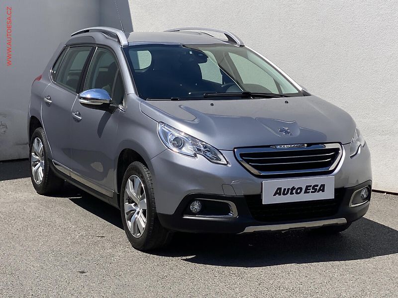 Peugeot 2008 (2015) 1.2PT, Allure, park. čidla - fotka 1 z 17