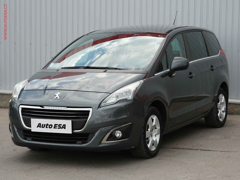 Peugeot 5008 (2015) 2.0 HDi, AC, navi, park.asist - fotka 3 z 23