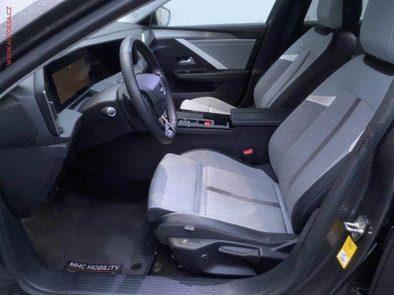 Opel Astra (2023) 1.5 CDTi, Elegance, AT - fotka 9 z 21