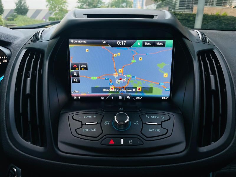 Ford Kuga 2.0TDCi 4x4 MAN TAŽNÉ SERVISKA - fotka 36 z 47