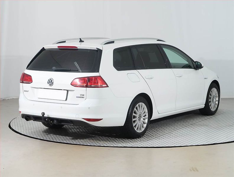 Volkswagen Golf (2014) 1.6 TDI, Navi, Tempomat - fotka 5 z 23