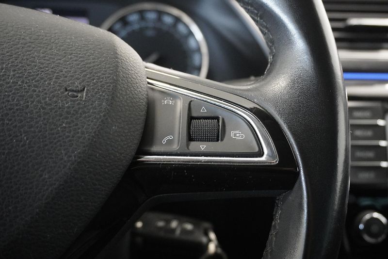 Škoda Superb 2,0 TDI 110kW - fotka 21 z 32