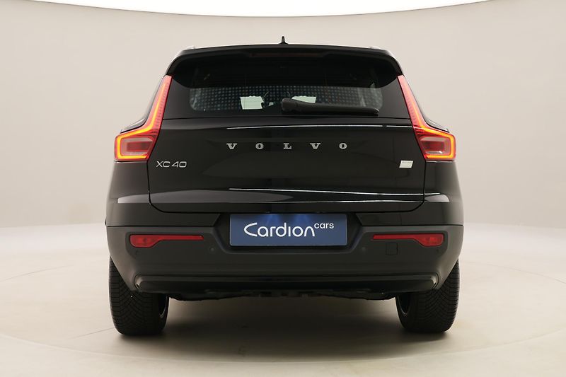 Volvo XC40 PURE ELECTRIC RECHARGE CORE - fotka 11 z 52